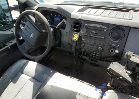 2014 Ford F-250 Xl z USA, uszkodzony, nr VIN 1FTBF2B66EEA75168